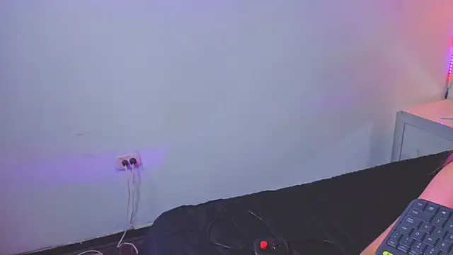 miah_stewart (F teen) - Destroy my pussy for 5 minutes, squirt