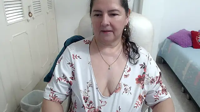 leonela_69 webcam