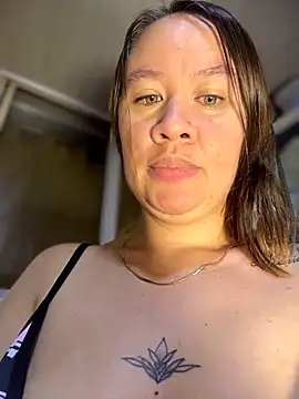 Emiily_lee live sex cam