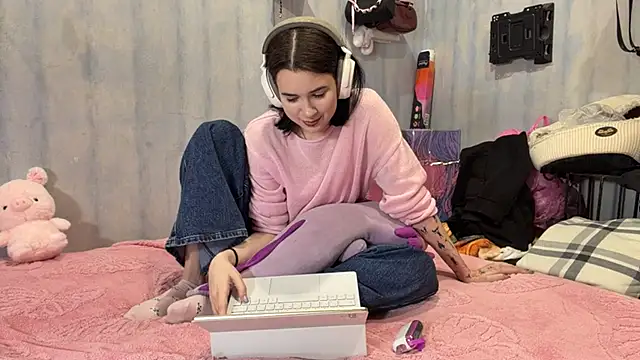 LanoraBilecki webcam