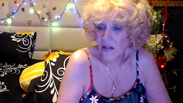 HappyWomanOn - Live Cam