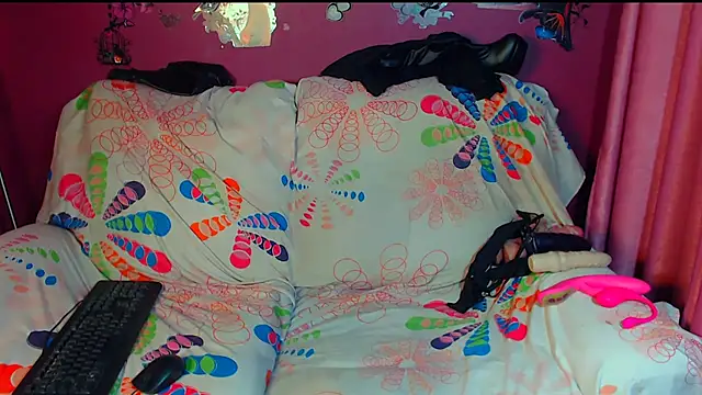 milflovelyxxx - Milflovelyxxx's free webcam - UK Sex Cams