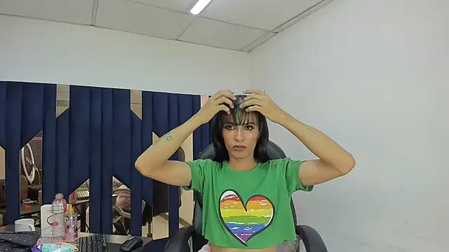 Aisha_hotts777 webcam