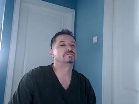 MisterFaithRO live sex cam