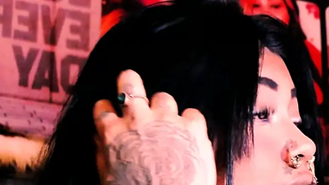 indian_dreamgirl webcam