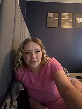 Webcam Model (Sky25x)  is live.Free join now!