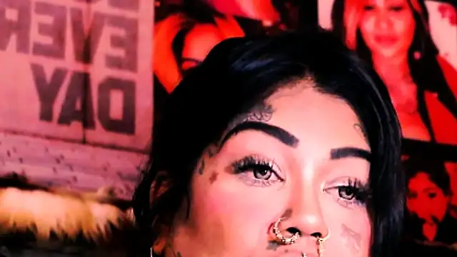 indian_dreamgirl webcam