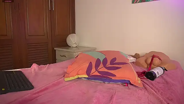 pocahotass_11 webcam