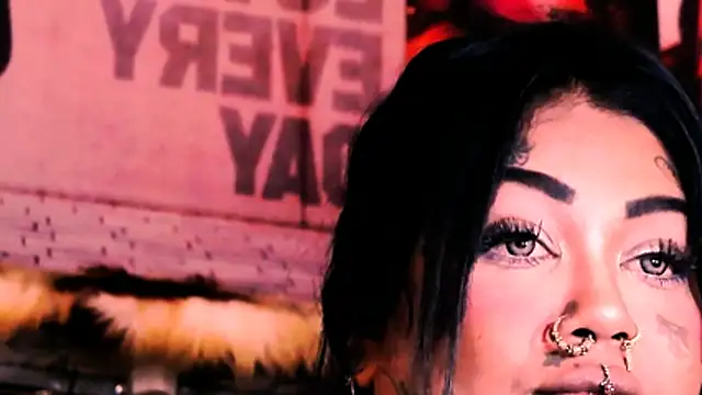 indian_dreamgirl webcam