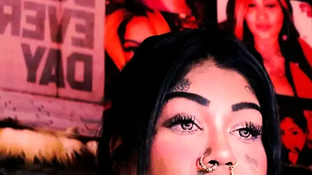 indian_dreamgirl webcam