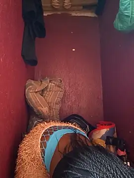 Webcam Model (Swirly_blac)  is live.Free join now!