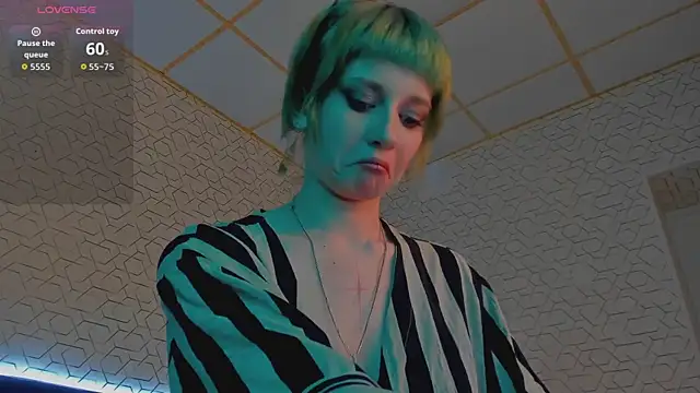 Scarle_Whisper webcam