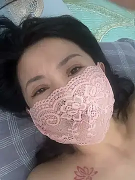 美女xiaxia-2026在线直播