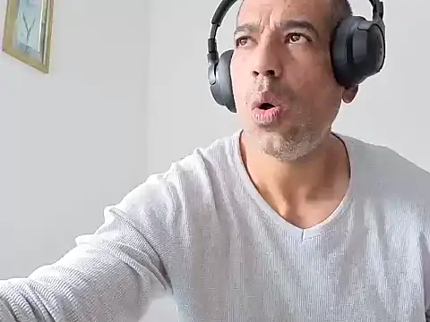 jackbigcock11 webcam