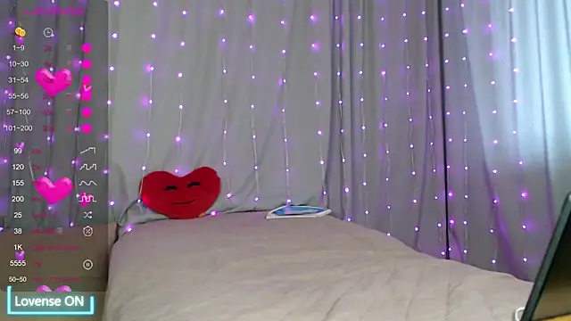 DaddysSluttyGirl2001 webcam