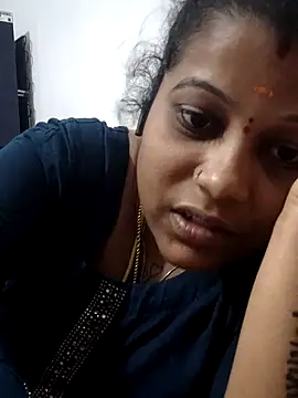 sweetqueen143 webcam