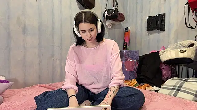 LanoraBilecki webcam