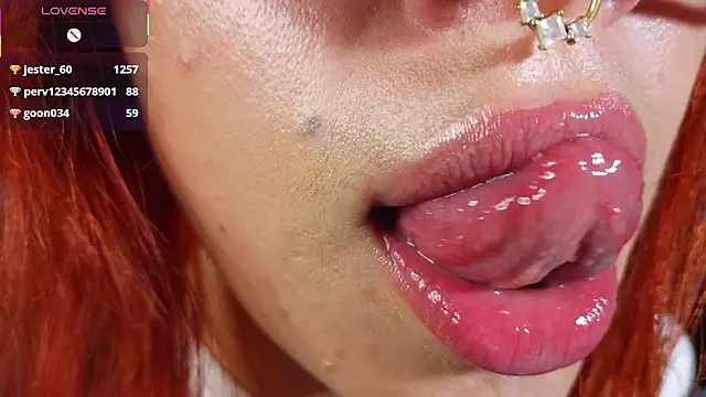 bri_von_dhara__ webcam