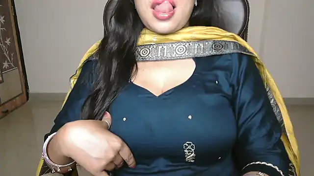 yanshi55 (F young) - Abhi na jao chodke dil abhi bhra nhi 💕