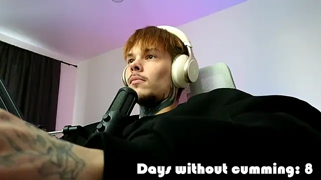 denis_here - DENIS_HERE's free webcam - UK Sex Cams