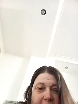 HotHornyEmmaX webcam