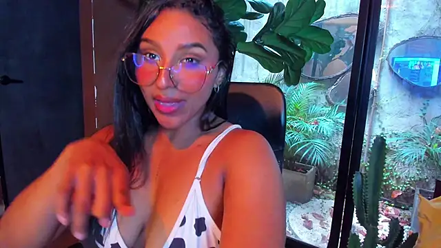 Victoria_Gonzalez webcam