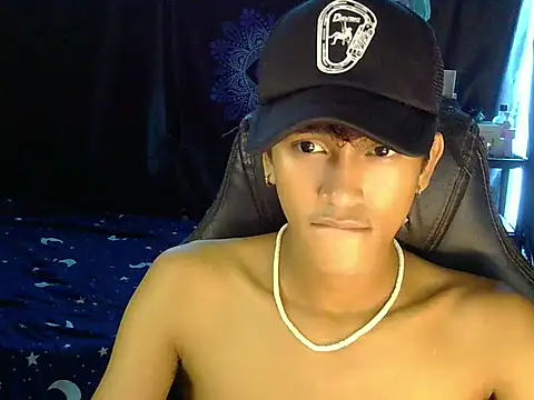 hugekenbigcock (M young) - lets cum together here