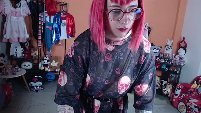 missmiia2 - MissMiia2's free webcam - UK Sex Cams