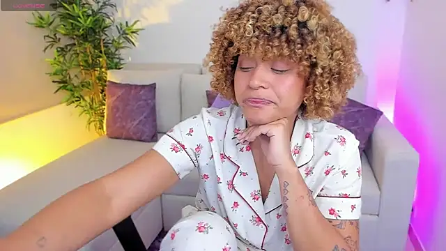 natty_romanof_18 webcam