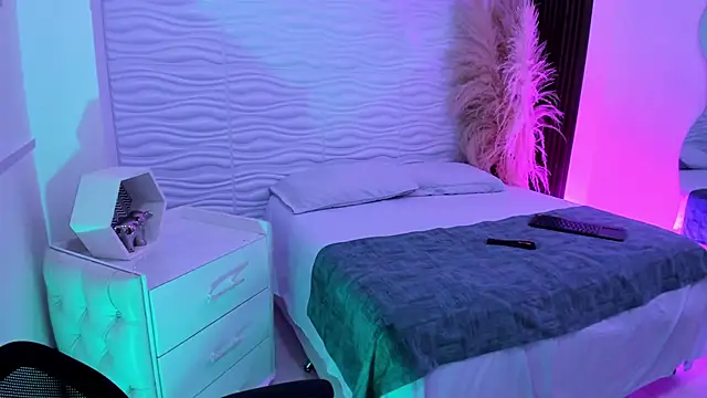 AlondraSoomer webcam