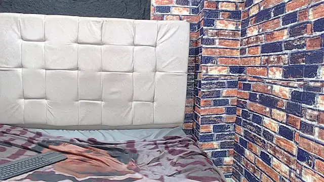 mellaniemonroe303av webcam