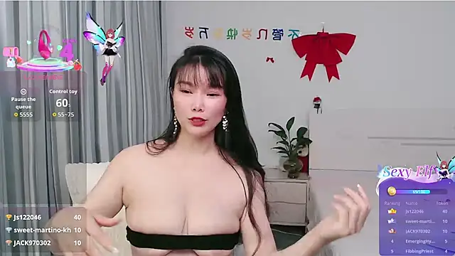 nanagaga (F young) - 吃手指，叫床呻吟给哥哥们听