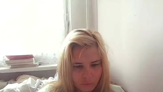 HornyElena webcam