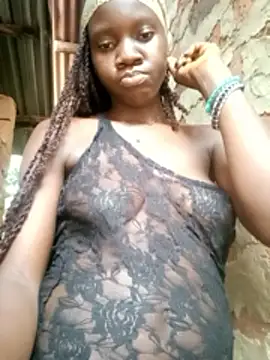 Black_juicy24 webcam