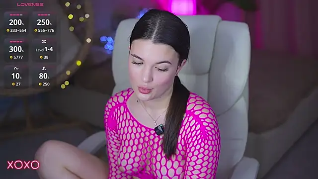 YourLolaBunny webcam