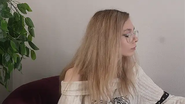 WhitneyBustle webcam