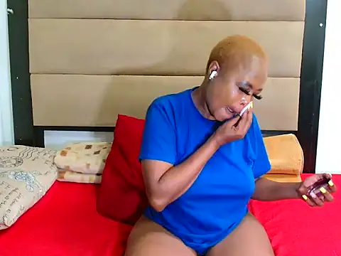 SpicyKittyxxx webcam