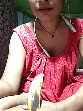 Webcam Model (Sweet-runi)  is live.Free join now!