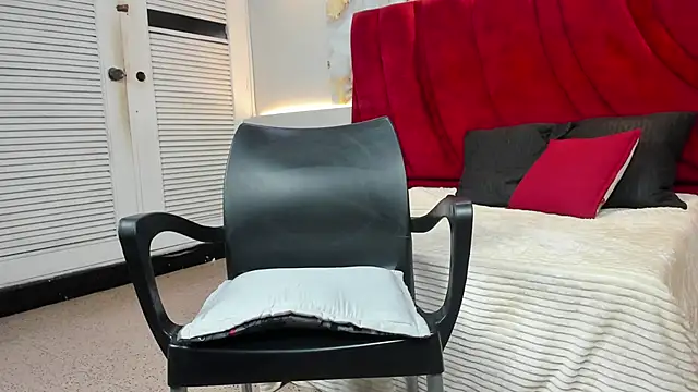 Lyon_vach live sex cam