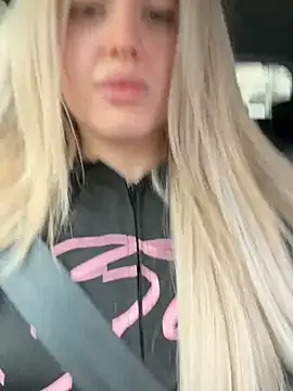 Holly-Glamour webcam