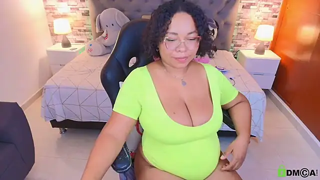 Italyy__boobs webcam