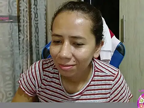 Danielagomez33 webcam