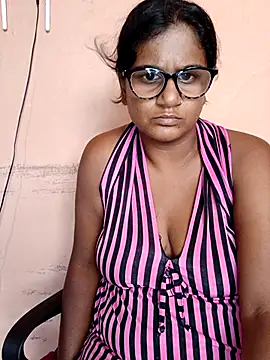 indianstrawberrylips4u webcam