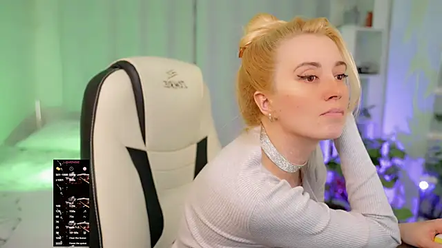 super_peach_stream11 webcam