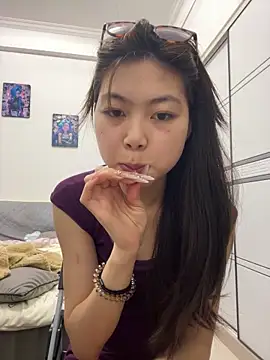 美女RaTnT在线直播