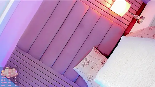 Camille_deluxe webcam