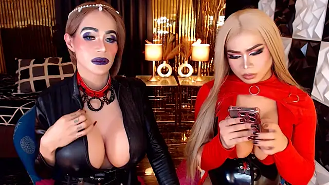 MonstrousCockDiva webcam