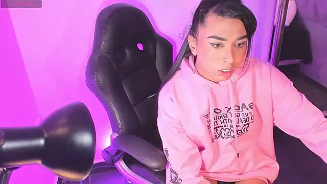 Daniiela_Ember webcam