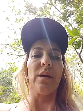 Webcam Model (Monita_Med) is live