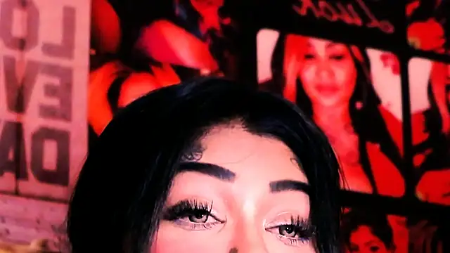 indian_dreamgirl webcam